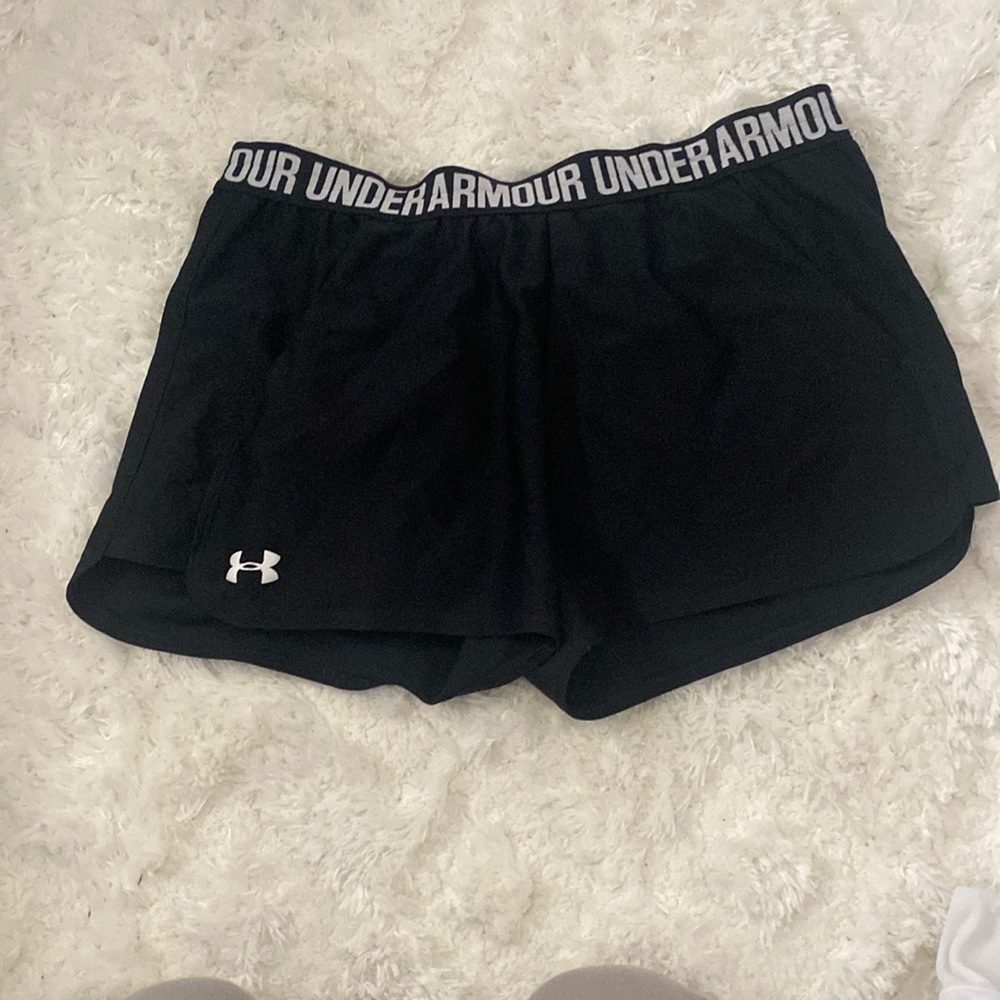 Black under armour shorts size large